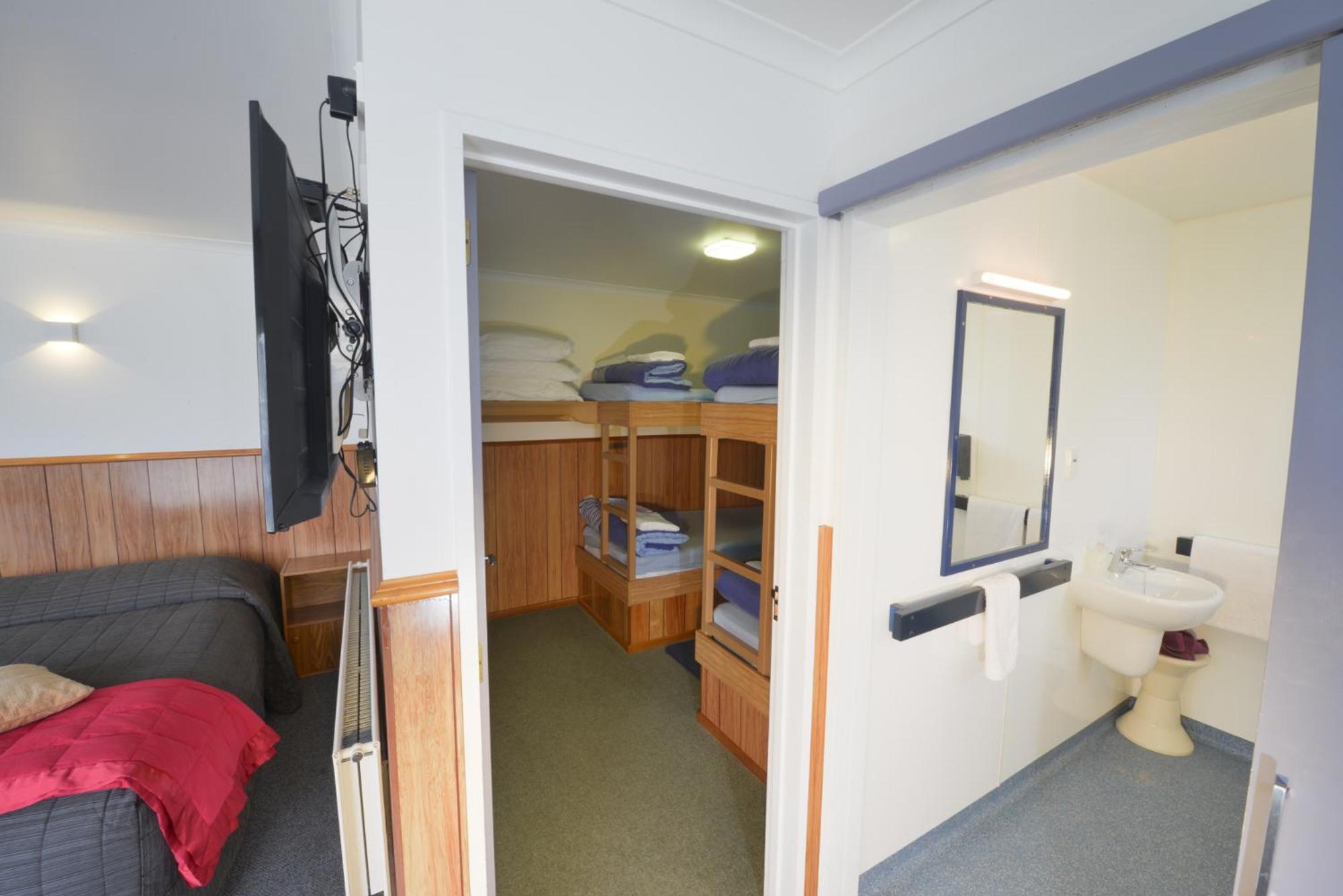 Wilderness Motel Accommodation Haast Zewnętrze zdjęcie